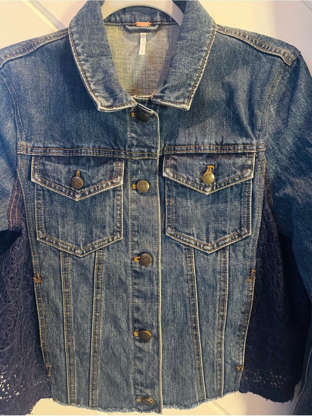 Free People Blue Denim Crop Jacket with Navy Lace panel sides Women’s Small